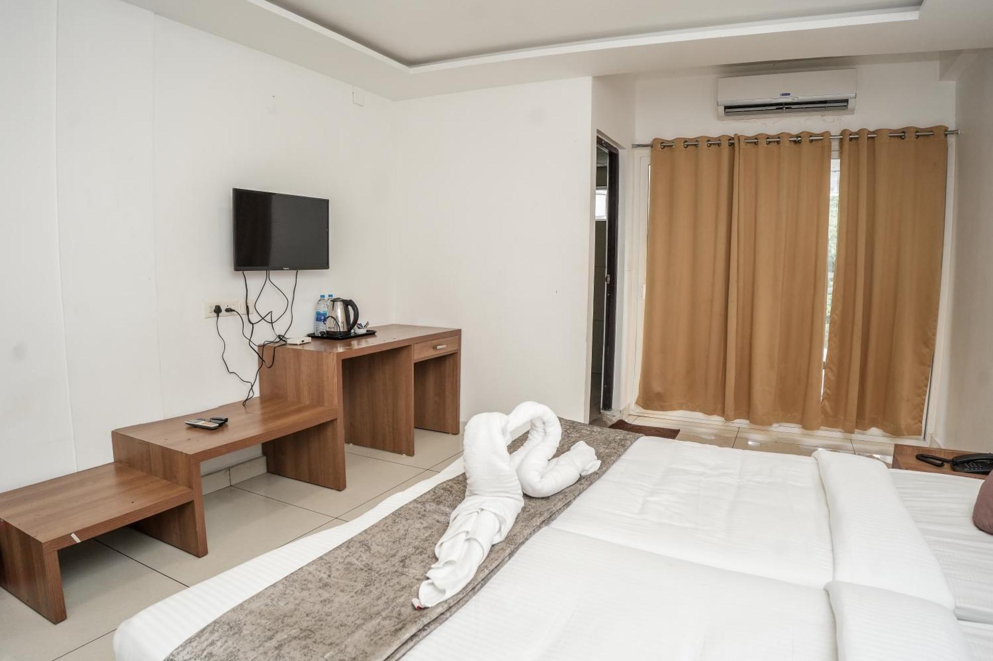 Hotel Lets Stay Kochi Exterior foto