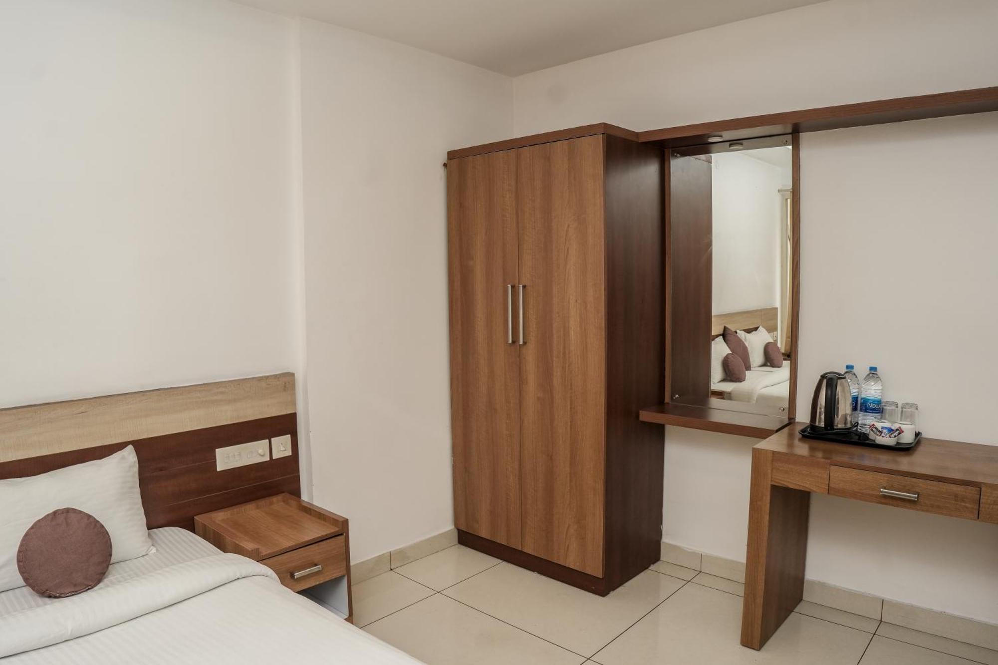 Hotel Lets Stay Kochi Exterior foto